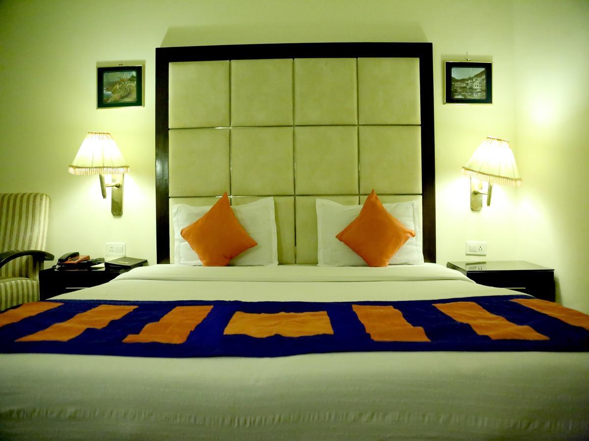 Hotel President Zirakpur Dış mekan fotoğraf